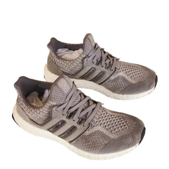 adidas ultraboost 5.0 DNA Primeknit Size 6.5 Youth Girls Boys Sneakers Trainers