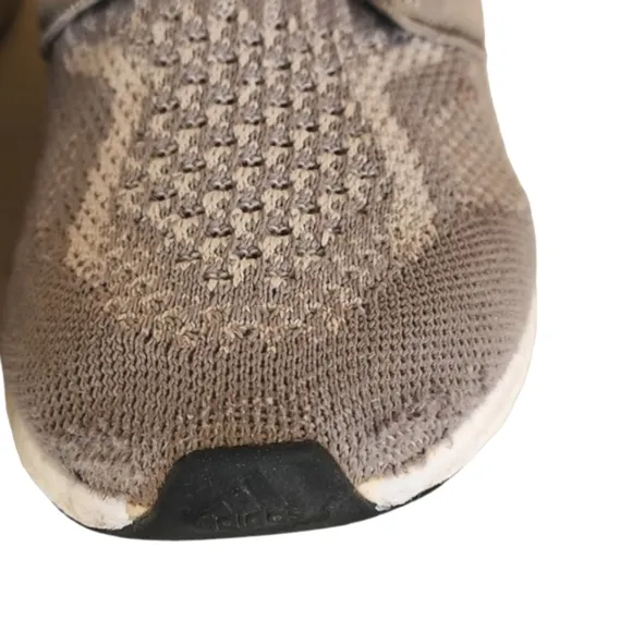 adidas ultraboost 5.0 DNA Primeknit Size 6.5 Youth Girls Boys Sneakers Trainers