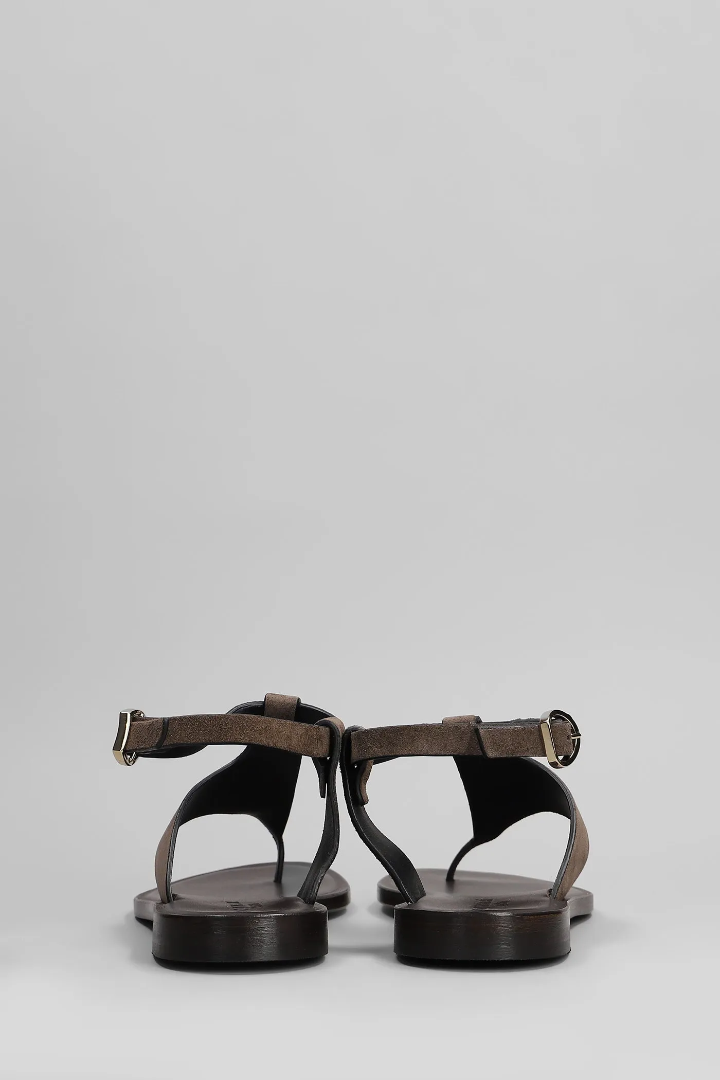 Flats in brown suede