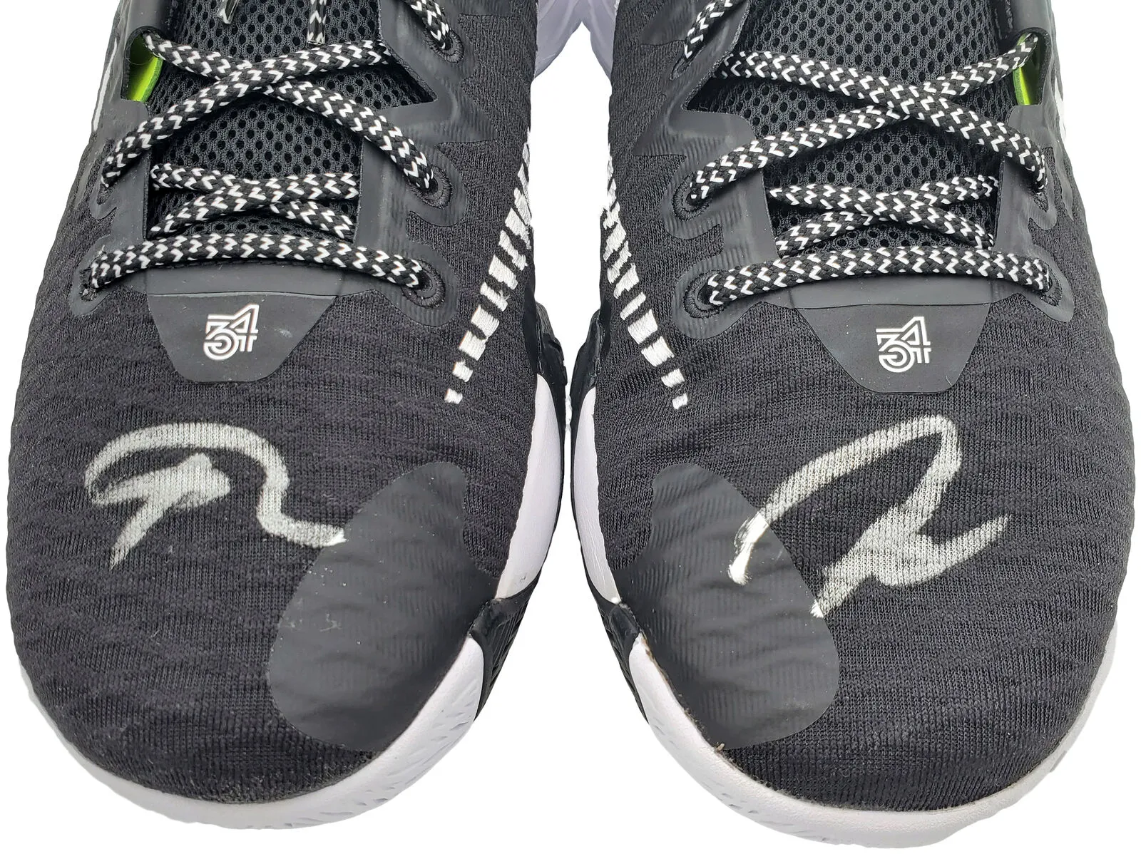 GIANNIS ANTETOKOUNMPO AUTOGRAPHED BLACK NIKE SHOES 17 PAIR BECKETT 197438