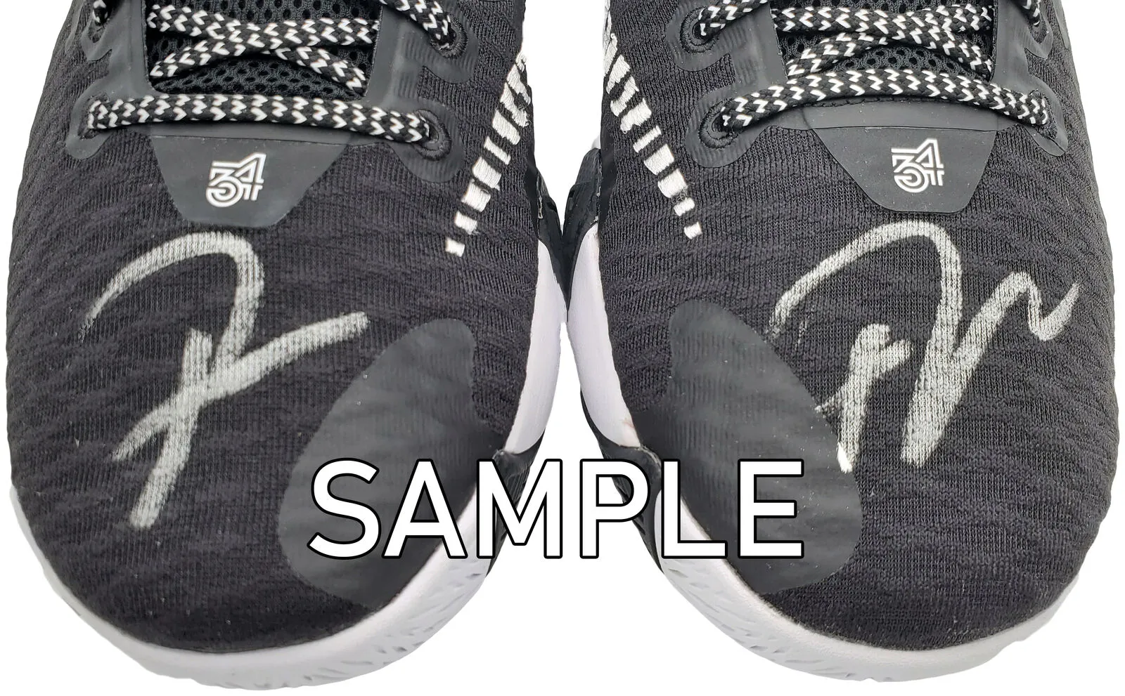 GIANNIS ANTETOKOUNMPO AUTOGRAPHED BLACK NIKE SHOES 17 PAIR BECKETT 197438