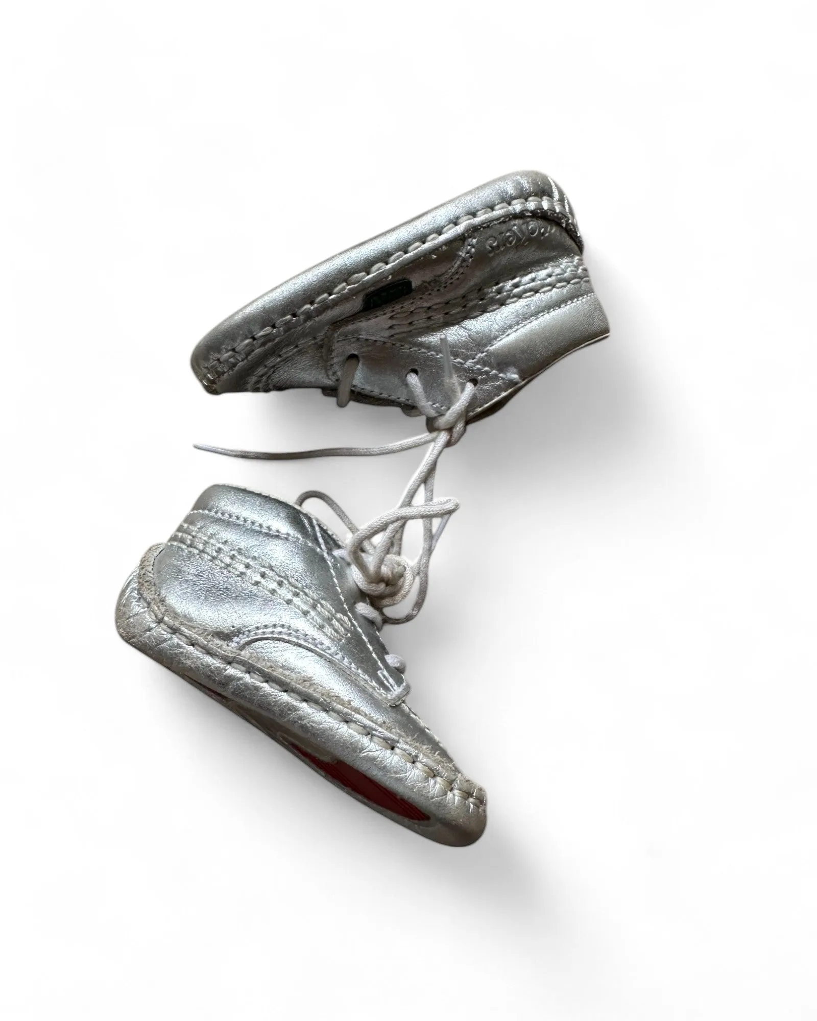 Kickers baby booties in silver (0-6mths)
