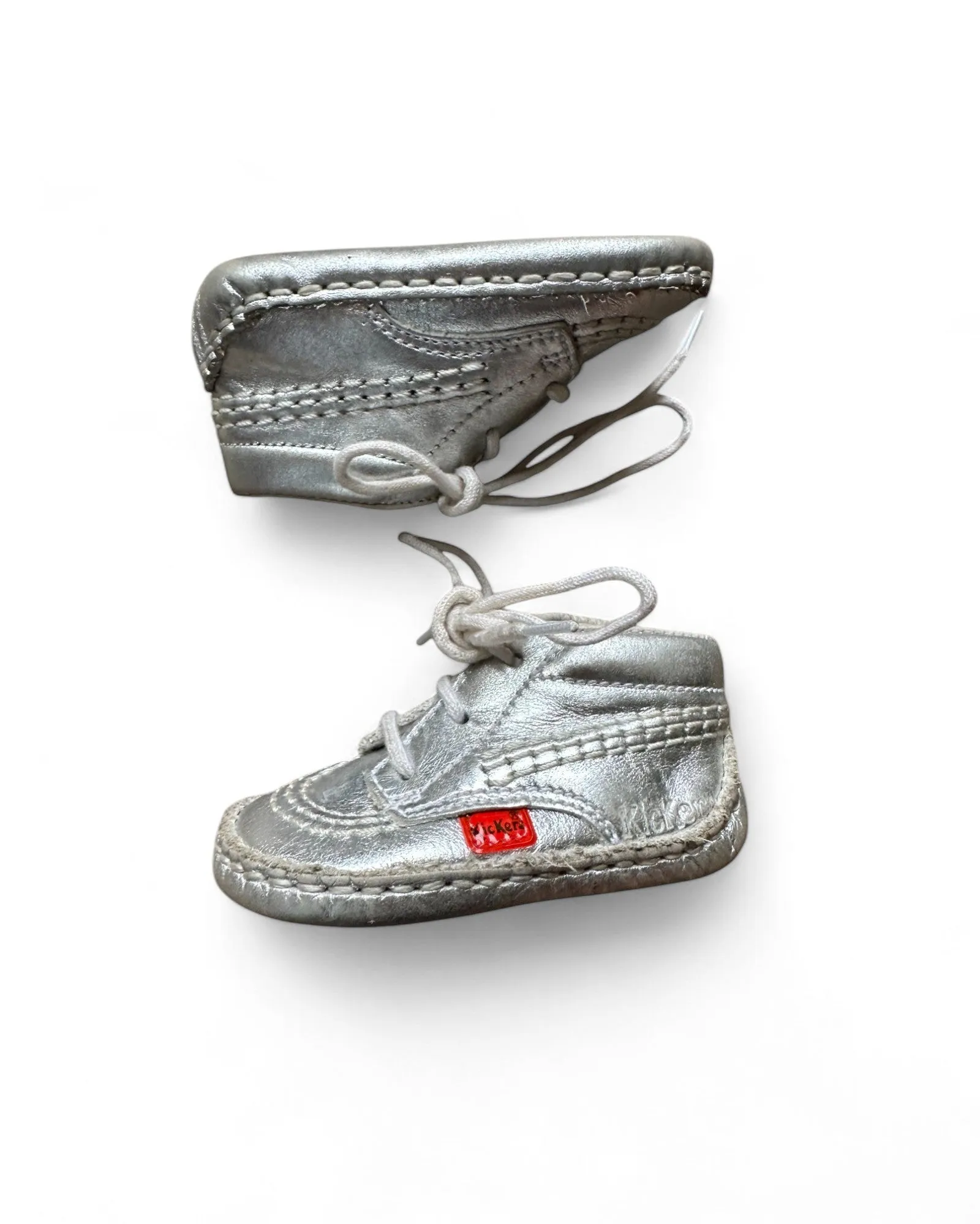 Kickers baby booties in silver (0-6mths)