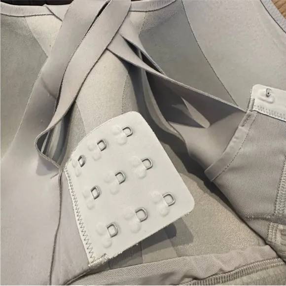 Lululemon Air Support Sports Bra‎ in Grey Size 38D