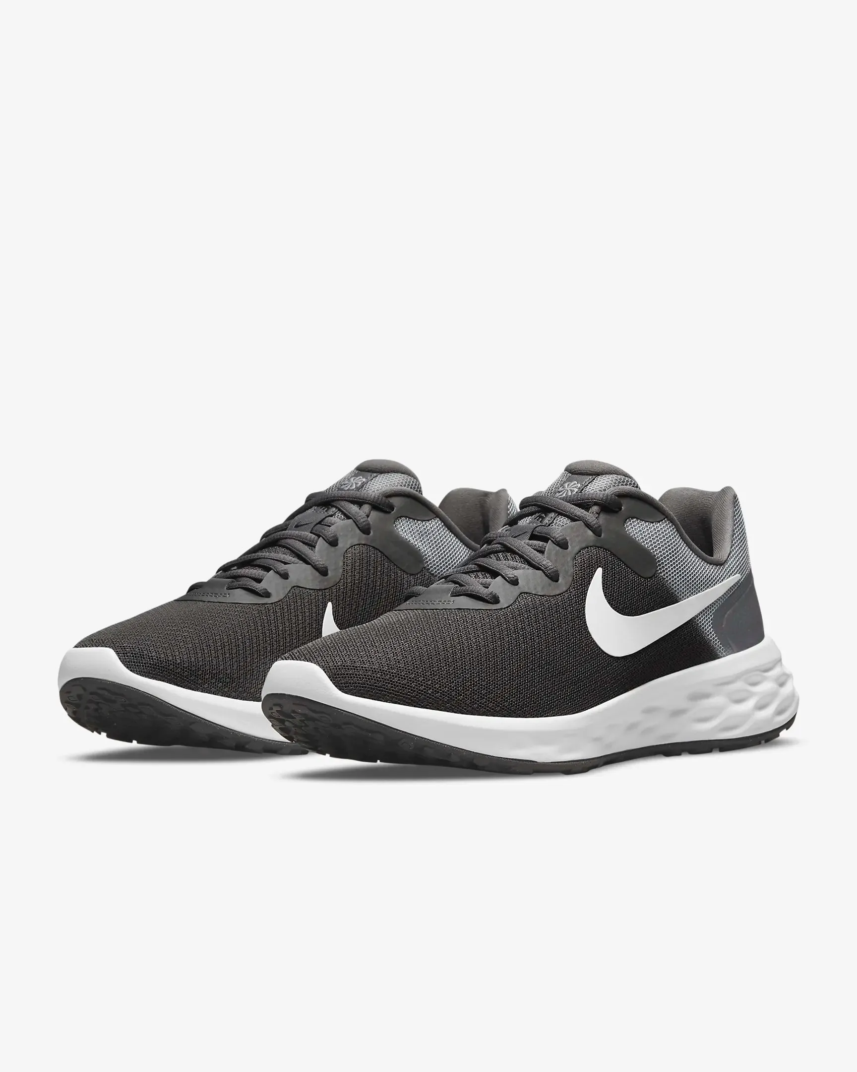 Nike Revolution 6