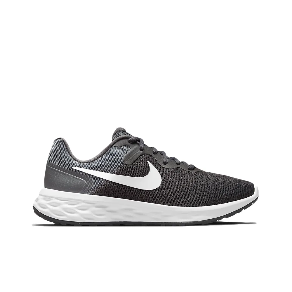 Nike Revolution 6