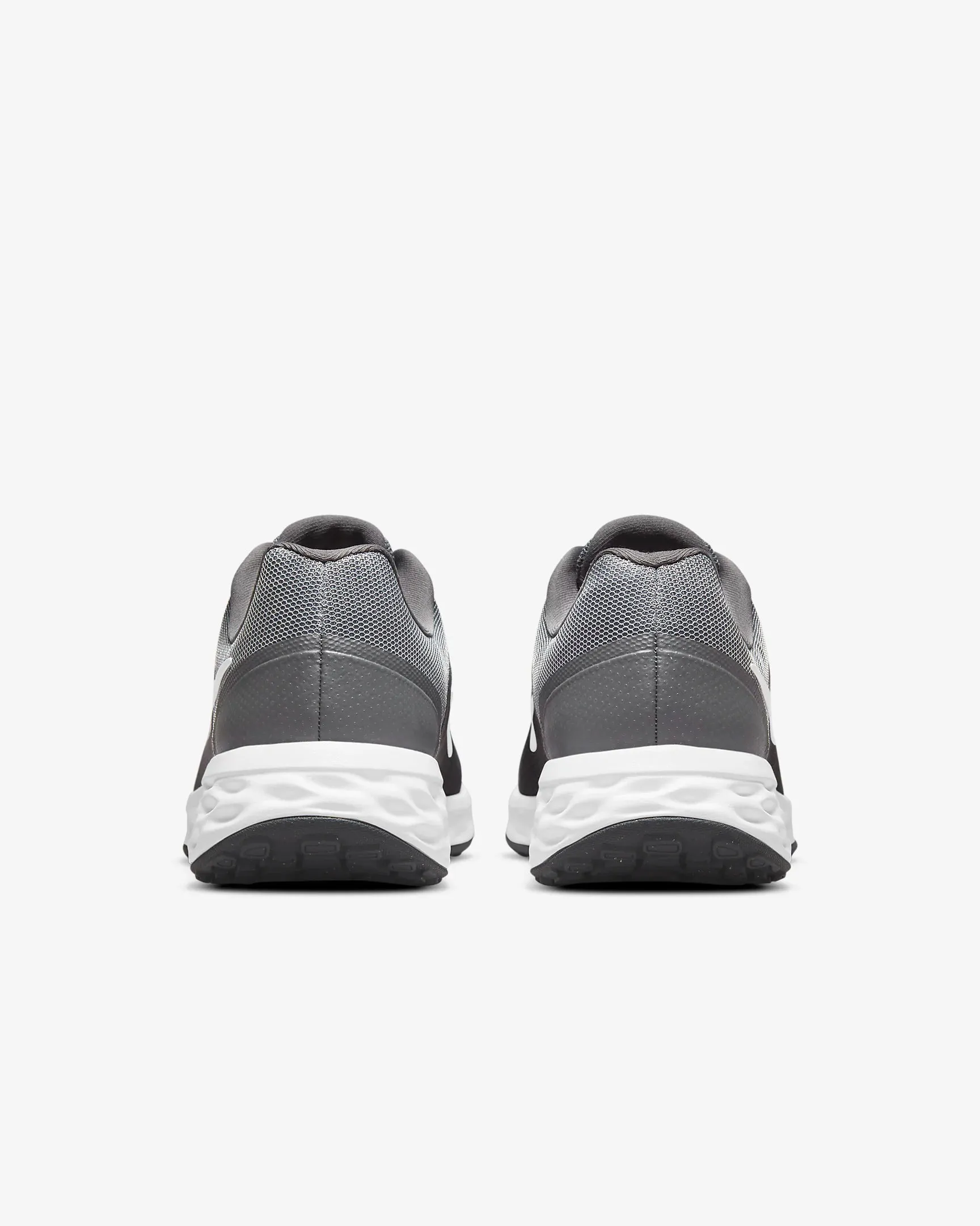 Nike Revolution 6