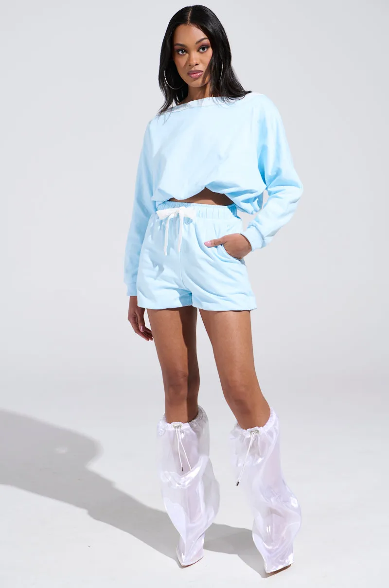 SKY BLUES SWEATSHIRT