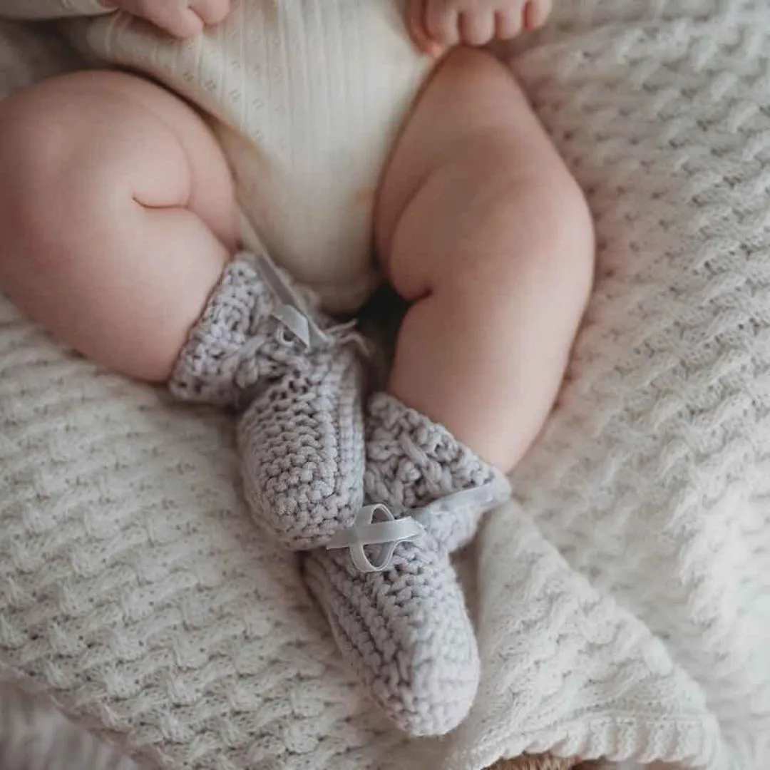 Snuggle Hunny - Merino Wool Bonnet & Booties - Grey