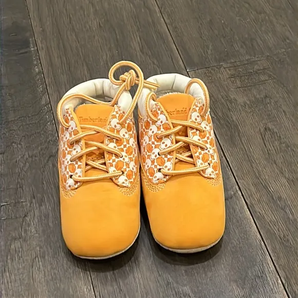 Timberland Naughty Skull crib booties boots hat shoes baby Size 2 infant 6-9 mo