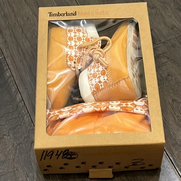 Timberland Naughty Skull crib booties boots hat shoes baby Size 2 infant 6-9 mo